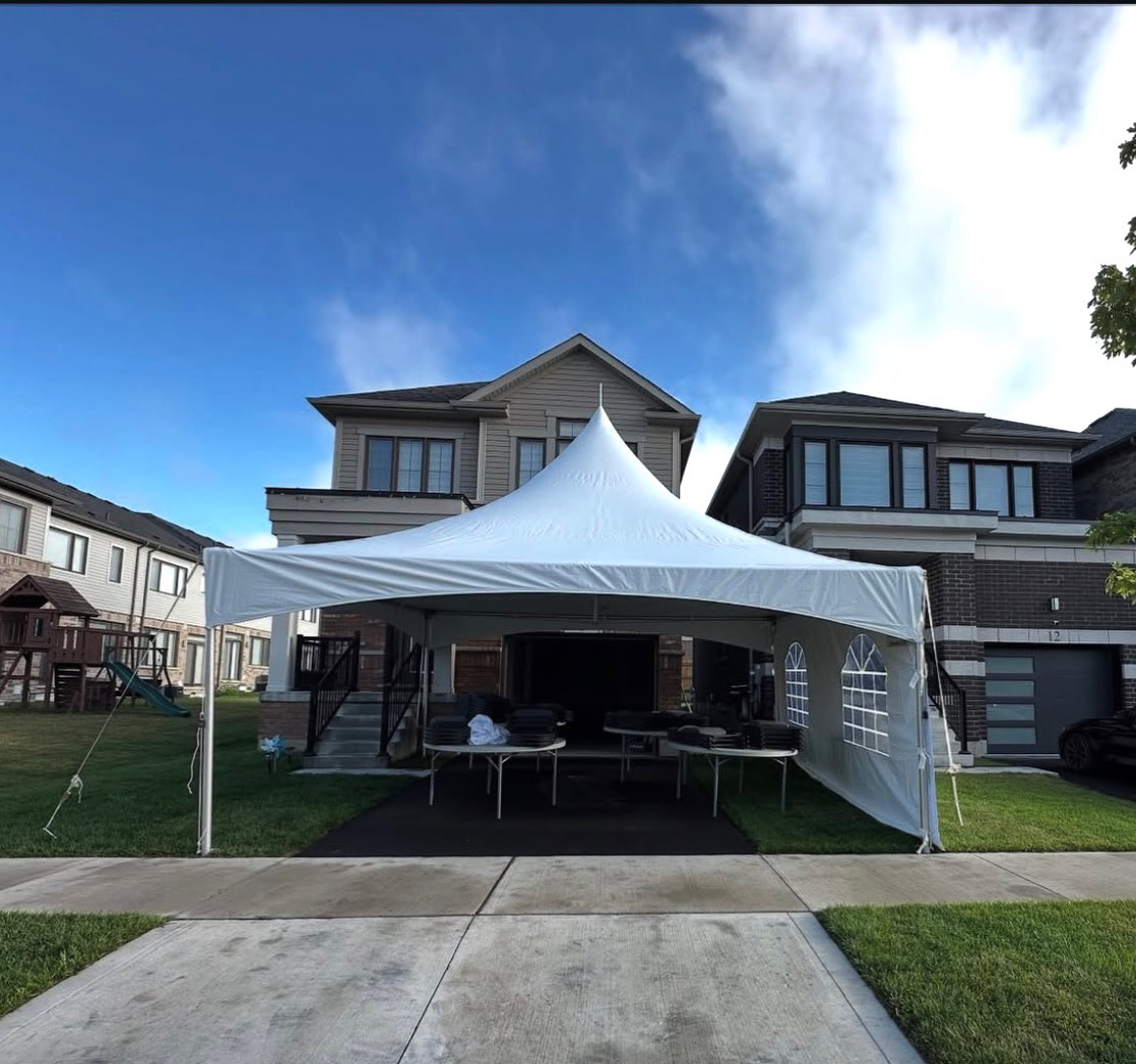 Marquee tent open front with flooring